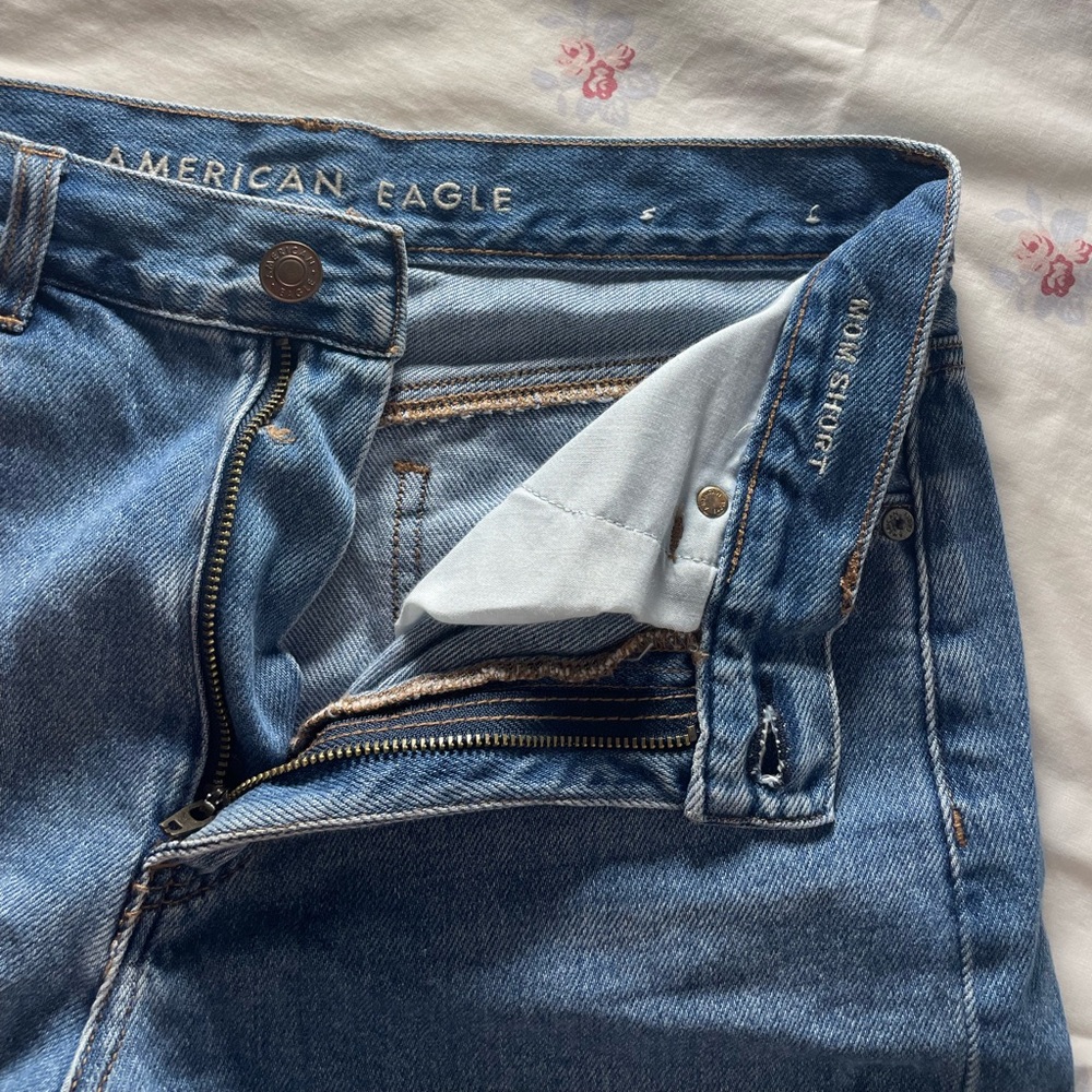 American Eagle Sz 6 Mom Short